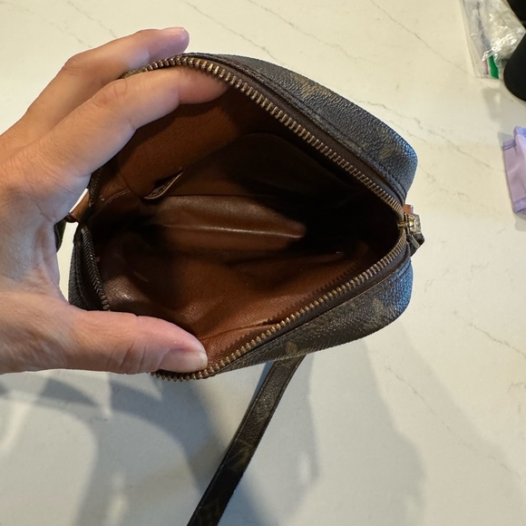 LOUIS VUITTON Amazon Shoulder Bag 💼 F10 - Picture 10 of 15